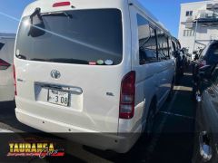 Photo of the vehicle Toyota HiAce