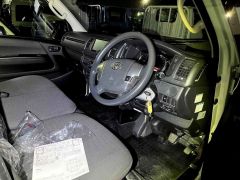 Photo of the vehicle Toyota HiAce