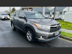 Photo of the vehicle Toyota Highlander