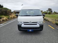 Photo of the vehicle Toyota HiAce