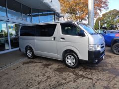 Photo of the vehicle Toyota HiAce