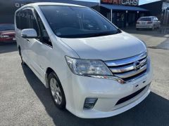 Photo of the vehicle Nissan Serena