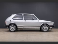 Photo of the vehicle Volkswagen Golf