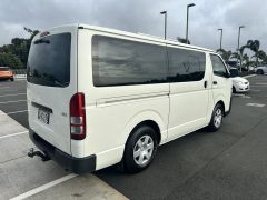 Photo of the vehicle Toyota HiAce