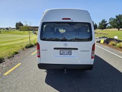 Photo of the vehicle Toyota HiAce