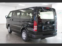 Photo of the vehicle Toyota HiAce