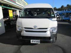 Photo of the vehicle Toyota HiAce