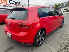 Photo of the vehicle Volkswagen Golf GTI