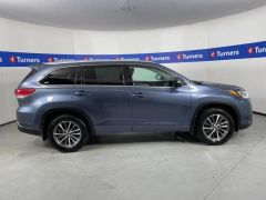 Photo of the vehicle Toyota Highlander