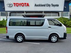 Photo of the vehicle Toyota HiAce