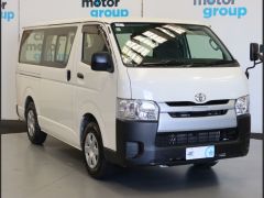 Photo of the vehicle Toyota HiAce