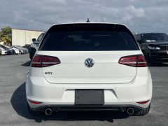 Photo of the vehicle Volkswagen Golf