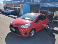 Photo of the vehicle Toyota Vitz