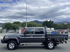 Photo of the vehicle Toyota Land Cruiser