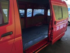 Photo of the vehicle Toyota HiAce