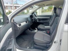 Photo of the vehicle Mitsubishi Outlander