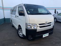 Photo of the vehicle Toyota HiAce