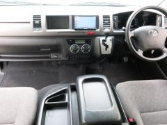 Photo of the vehicle Toyota HiAce