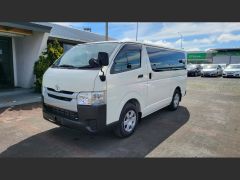 Photo of the vehicle Toyota HiAce