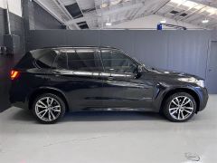 Photo of the vehicle BMW X5