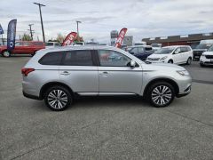 Photo of the vehicle Mitsubishi Outlander