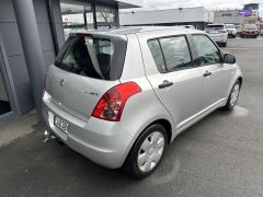 Photo of the vehicle Suzuki Swift