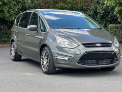 Photo of the vehicle Ford S-MAX