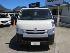 Photo of the vehicle Toyota HiAce