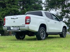 Photo of the vehicle Mitsubishi Triton