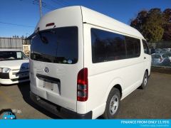 Photo of the vehicle Toyota HiAce