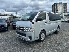 Photo of the vehicle Toyota HiAce