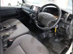 Photo of the vehicle Toyota HiAce