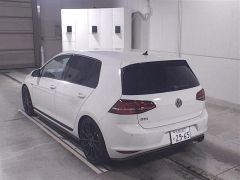 Photo of the vehicle Volkswagen Golf GTI