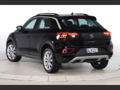 Photo of the vehicle Volkswagen T-Roc