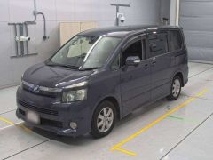 Photo of the vehicle Toyota Voxy