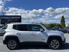 Photo of the vehicle Jeep Renegade