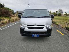 Photo of the vehicle Toyota HiAce