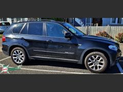 Photo of the vehicle BMW X5