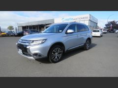 Photo of the vehicle Mitsubishi Outlander