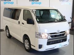 Photo of the vehicle Toyota HiAce