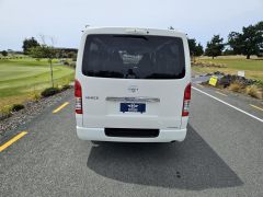 Photo of the vehicle Toyota HiAce