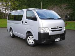 Photo of the vehicle Toyota HiAce