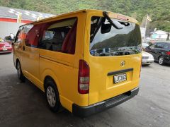 Photo of the vehicle Toyota HiAce