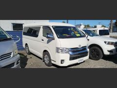 Photo of the vehicle Toyota HiAce