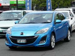 Photo of the vehicle Mazda Axela