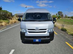 Photo of the vehicle Toyota HiAce