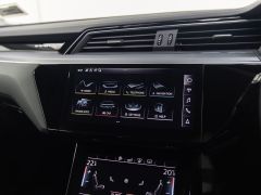 Photo of the vehicle Audi e-tron