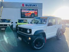 Photo of the vehicle Suzuki Jimny