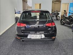 Photo of the vehicle Volkswagen Golf