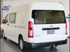 Photo of the vehicle Toyota HiAce